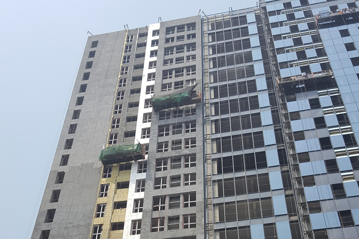 �V���ư��b